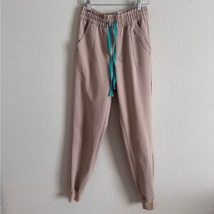 Figs Uman Relaxed Jogger Scrub Pants (Color: Boulder)